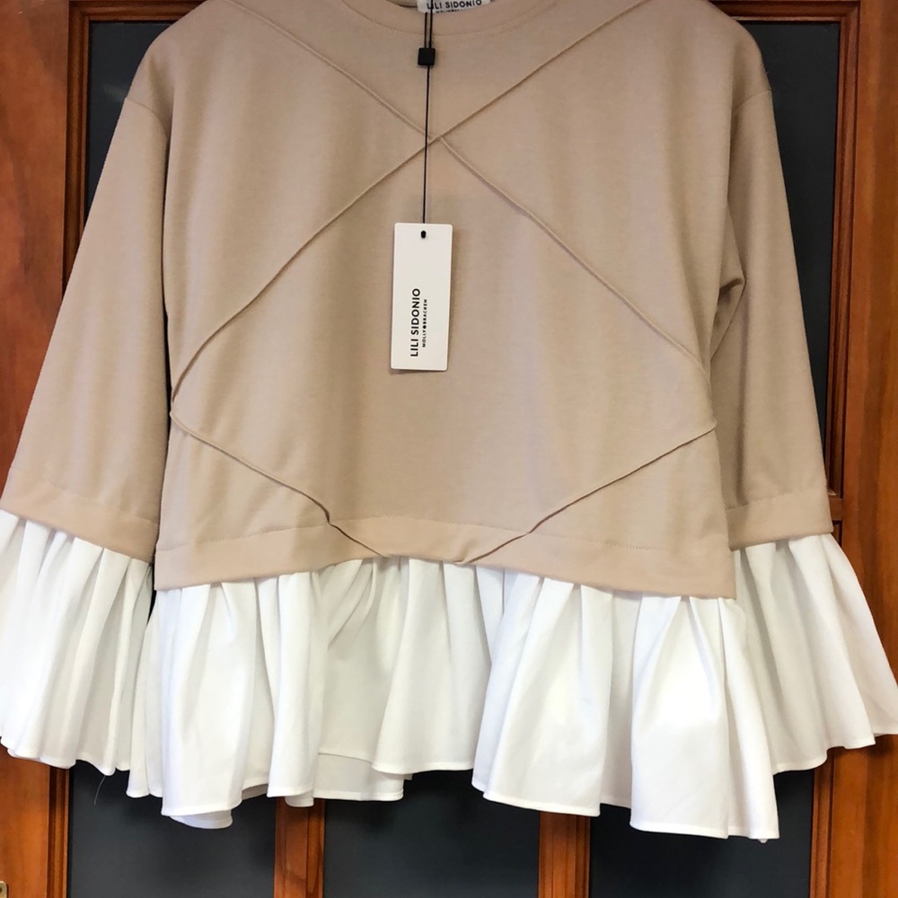Young ladies woven top